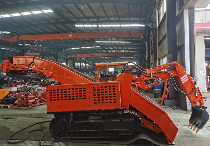 跟著帥龍重工一起看看履帶扒渣機(jī)的8點(diǎn)維護(hù)保養(yǎng)事項(xiàng)！